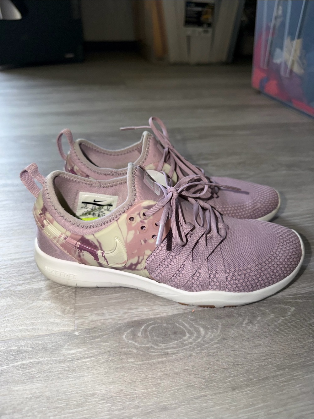 Nike Women’s lavender Lightweight training Sneakers